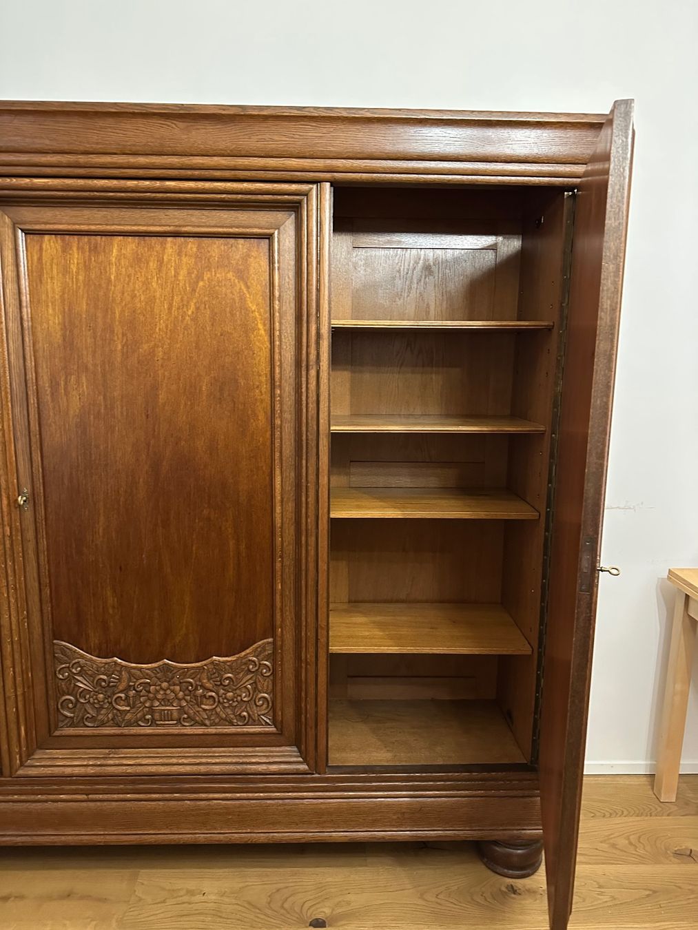 Armadi: Massiver Bücherschrank, Eiche dunkel, 2019 restauriert – Usato da Winterthur venduto da Wiesentroll54 1