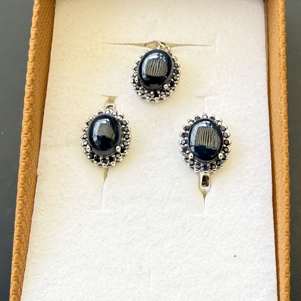 Boucles d'oreille: Phänomenale Sternsaphire: Ohrringe und Anhänger – Neuf avec emballage d'origine à Ebikon par elischka