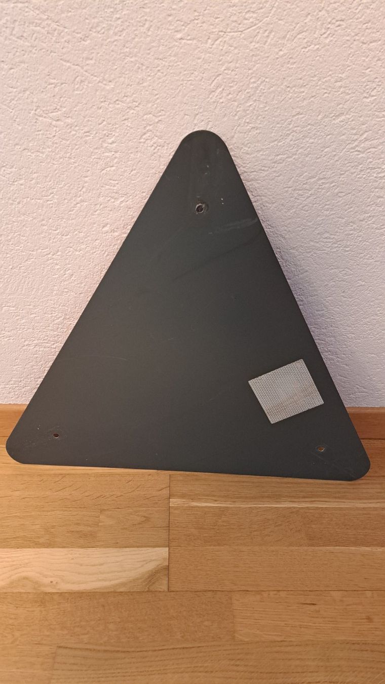 Insegne: Warnsignal Dreieck Reflektierend – Usato da Gipf-Oberfrick venduto da posuine 1