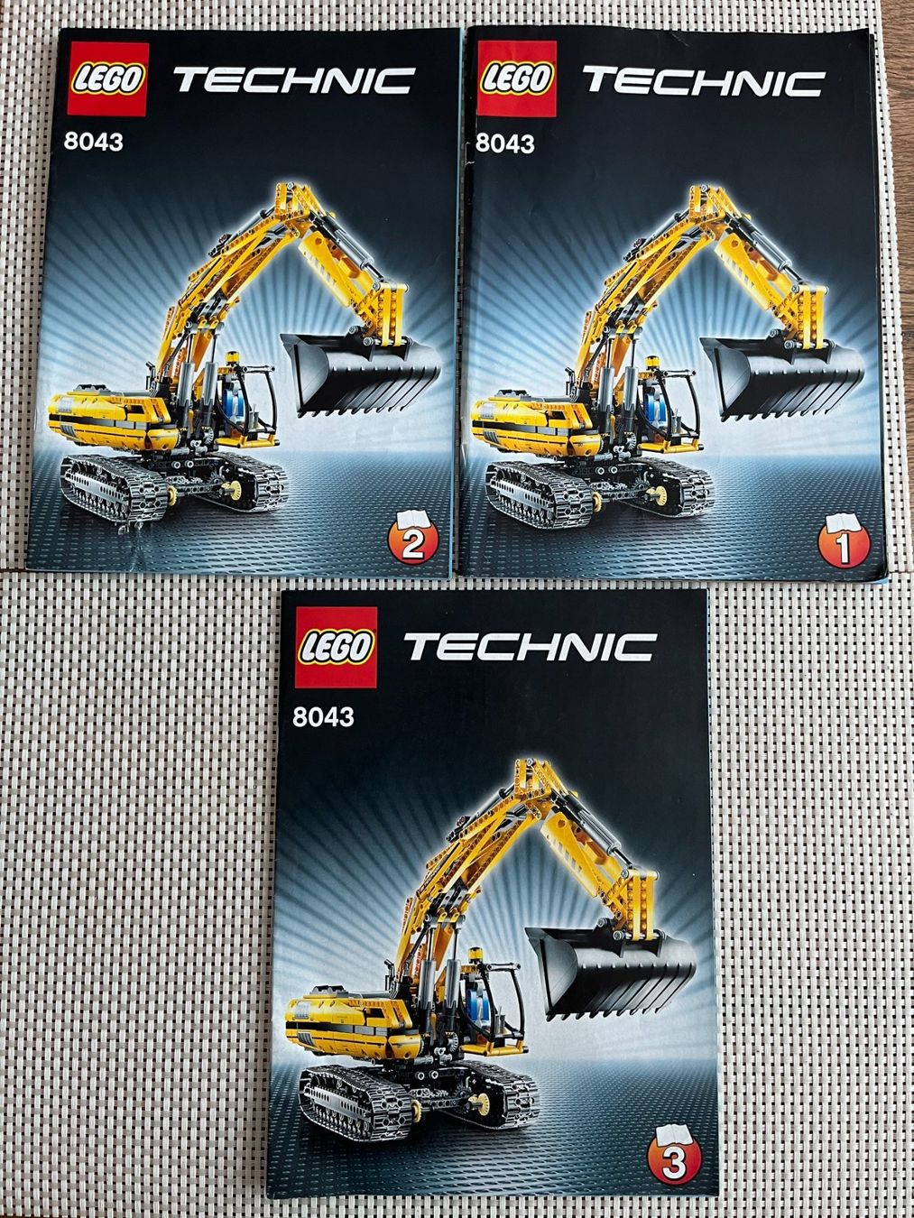 Lego Giocattoli: Lego Technik 8043 Raupenbagger Anleitung Instruktionen Hefte – Usato da Buochs venduto da Techtelmechtel
