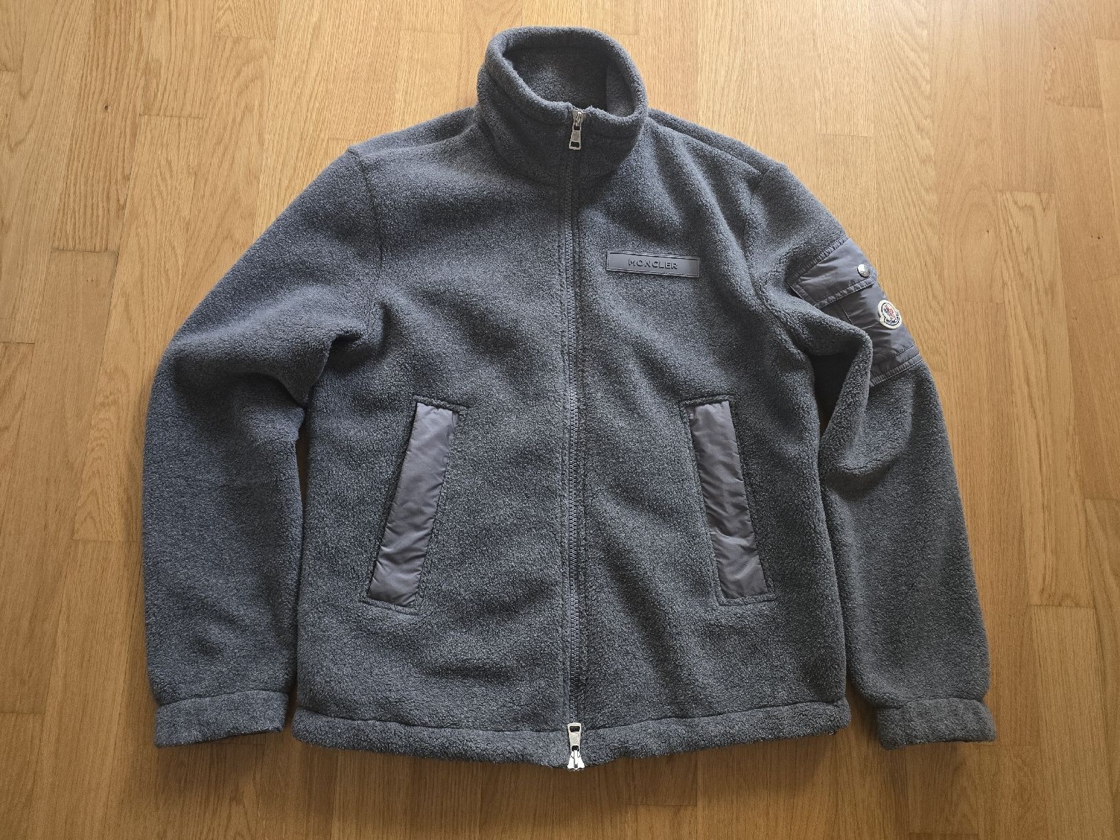 Moncler Vestes: Moncler Jacke M – D'occasion à Reinach AG par RenaultSportRS