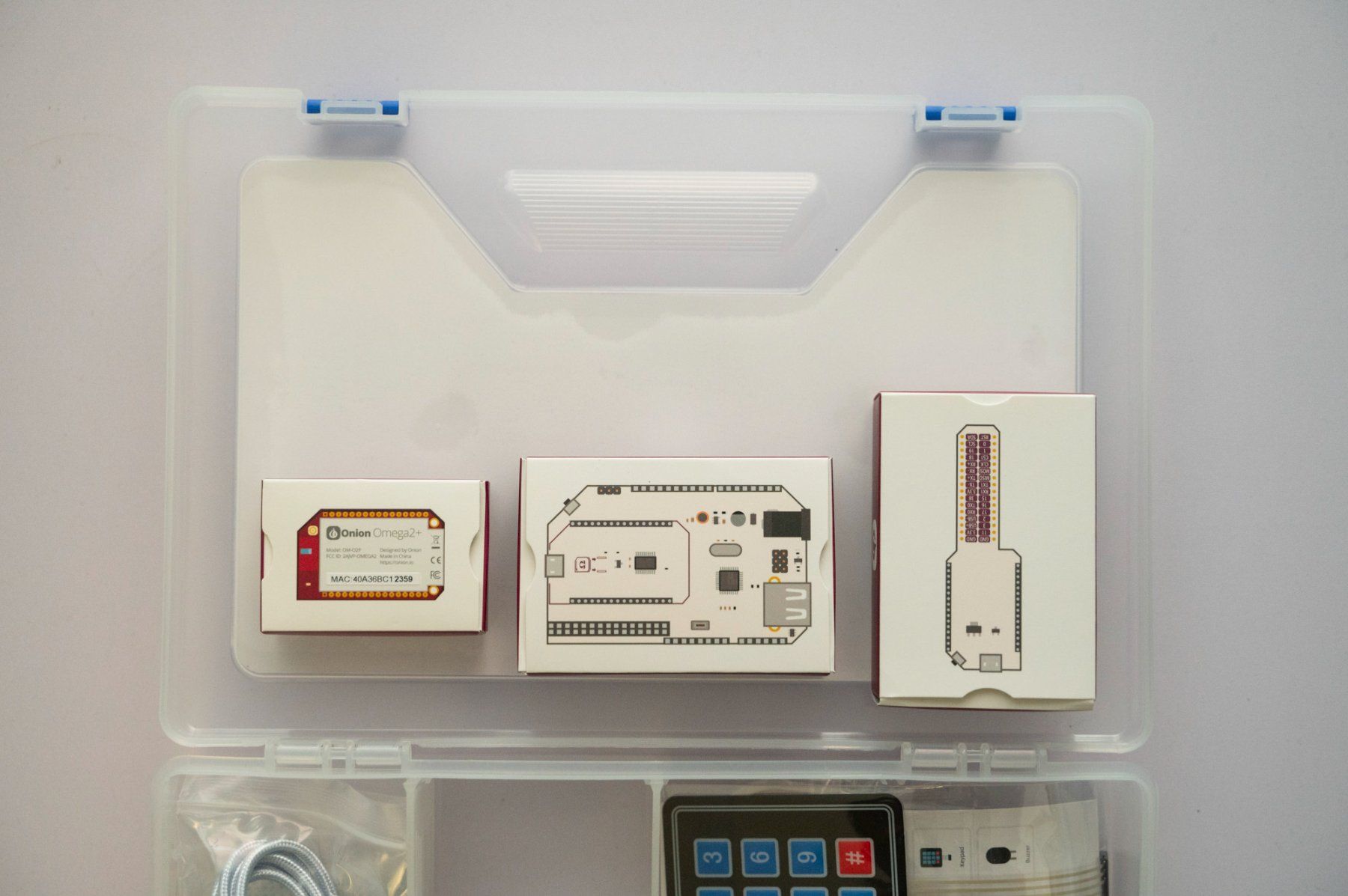 Arduino Componenti elettronici: Onion Omega 2+ Arduino Dock Starter Kit – Nuovo e nell'imballaggio originale da Zürich venduto da Monokey 1