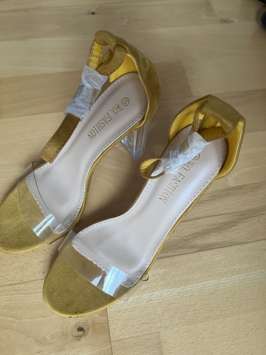 Scarpe da donna: GELBE HIGH HEELS MIT PLEXI-ABSATZ GR. 37/38 – Nuovo e nell'imballaggio originale da Rothrist venduto da FL_17 1