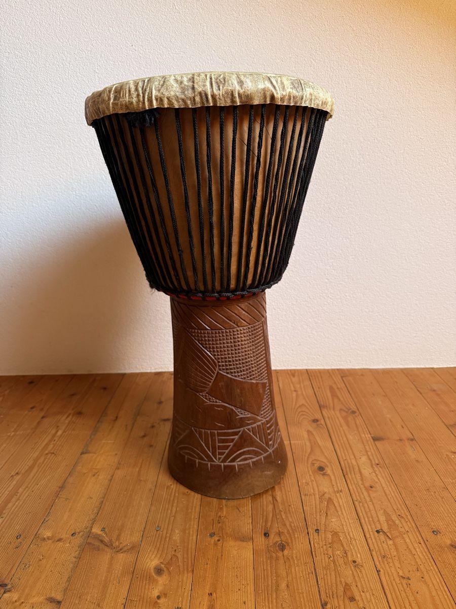 Musikinstrumente: Djembe, neu bespannt – Gebraucht aus Zürich von L.S69
