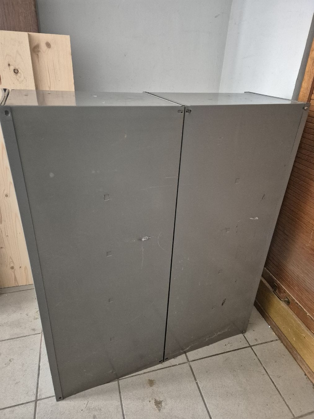 Armadi: Metall Aktenschrank mit Klappen – Usato da Basel venduto da Gaianed 4