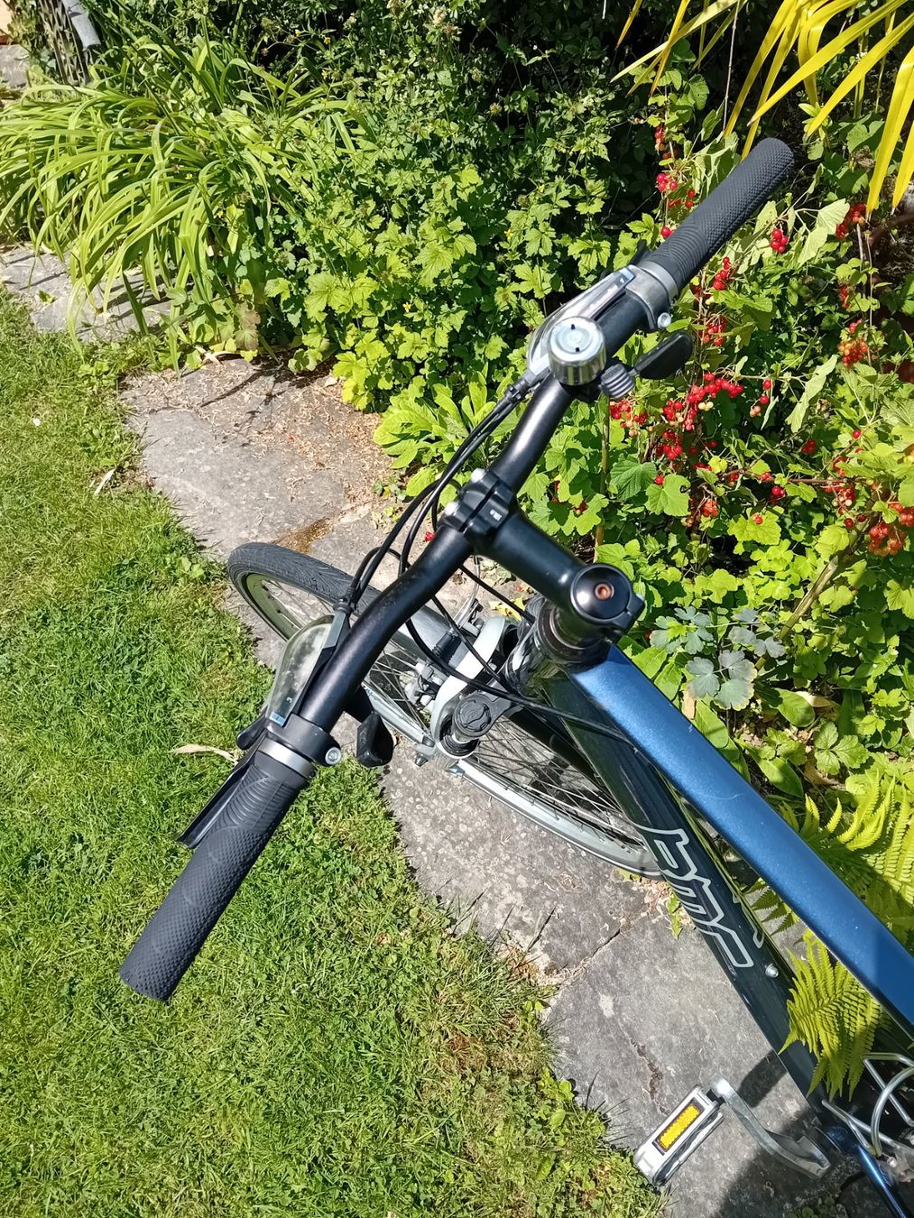 BMC Biciclette: BMC CROSSFIRE 28" Wheels 24 gears Excellent. Medium frame. – Usato da Bern venduto da This_that_other_all 8