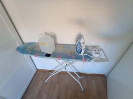 Bügeleisen und Bügelbrett