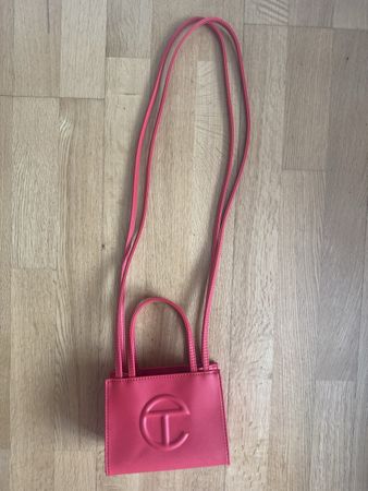 Telfar Bag Small in red