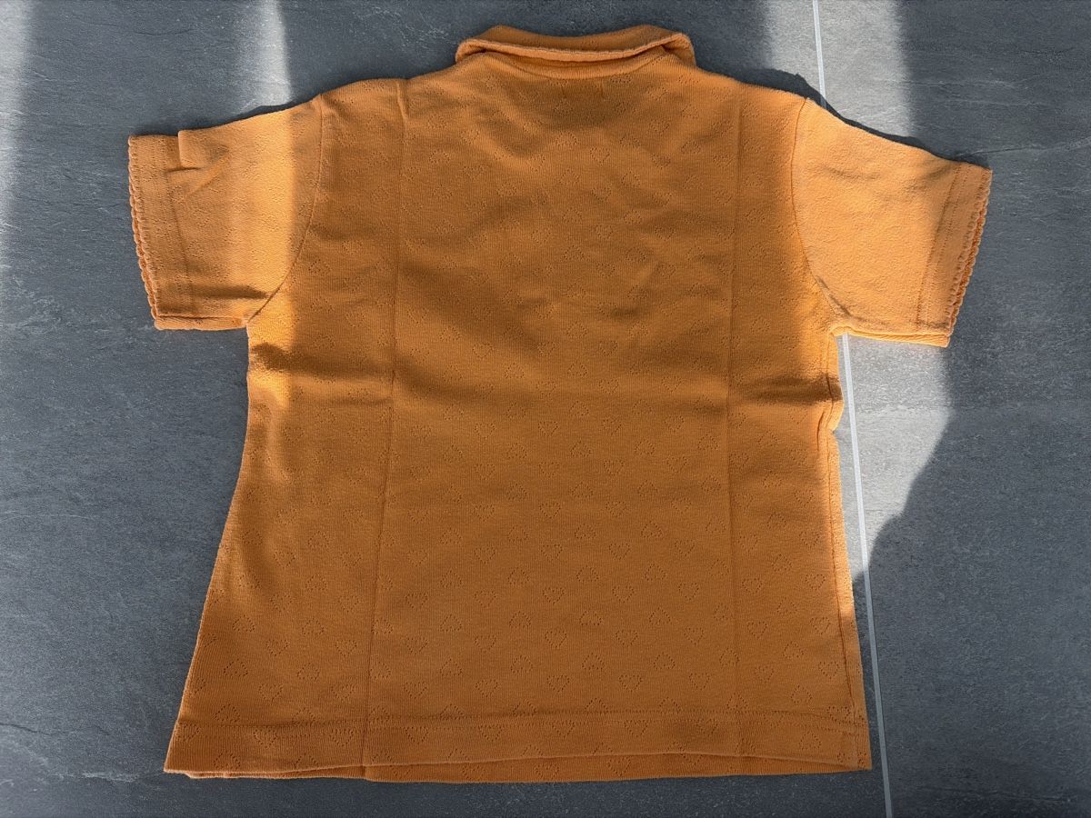 Blusen, T-Shirts & Tops: T-Shirt – Gebraucht aus Fraubrunnen von amm_7kp6 1