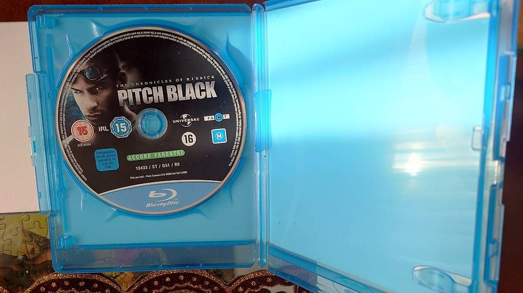 Tutti i DVDs: Pitch Black Blu-ray – Usato da Cugy VD venduto da Twinsen93 2