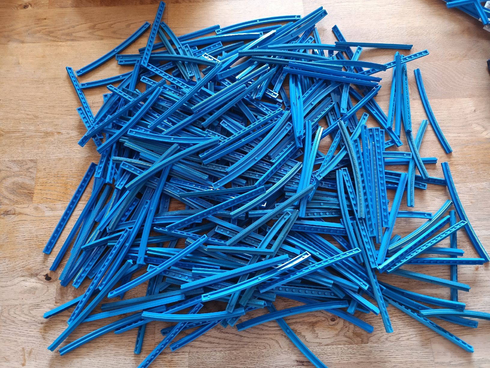 Lego Kit di costruzioni: lot rails Lego bleues vintage.... – Usato da Bex venduto da Canouille