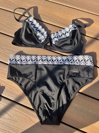 Triumph Bikini, schwarz bestickt Gr.  40C Damen neu