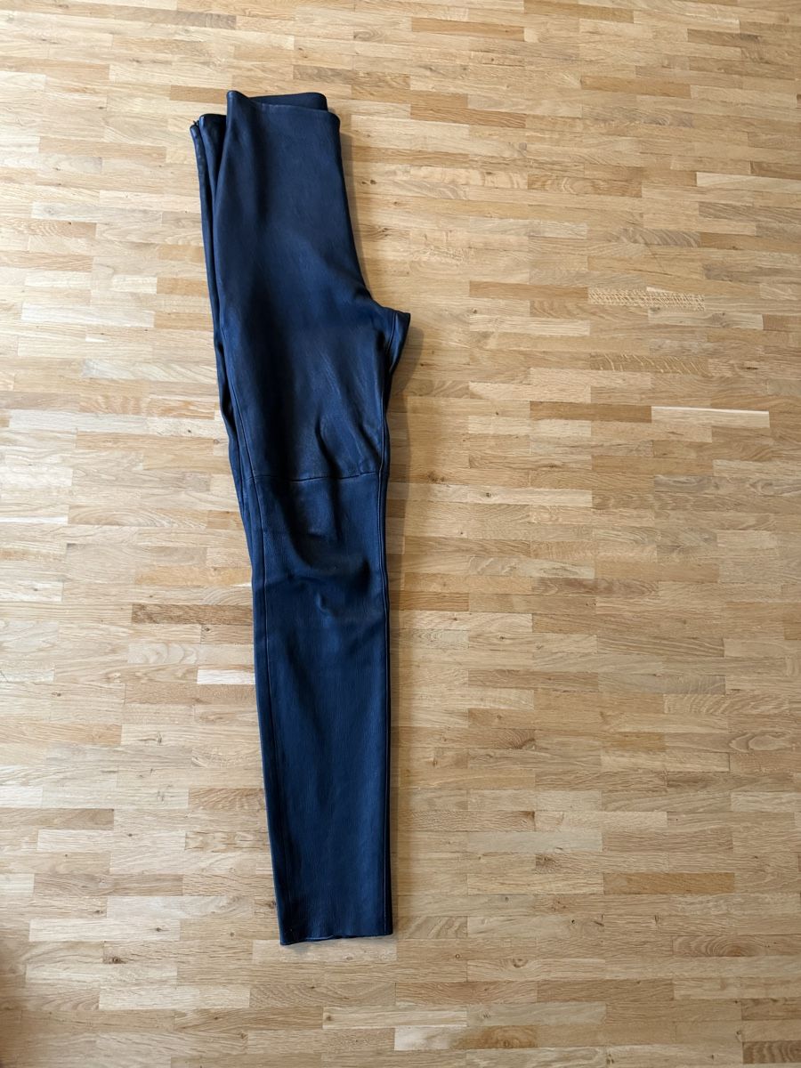 H&M Pantaloni: High-waisted leather pants – Usato da Zürich venduto da Sven1968 2