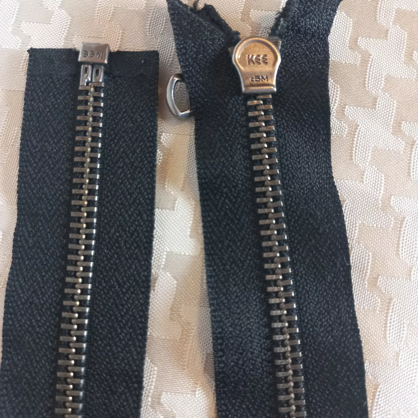Tessuti: Fermeture éclair KEE noir 65 cm – Nuovo (secondo la descrizione) da Dompierre FR venduto da fat_xth5 4