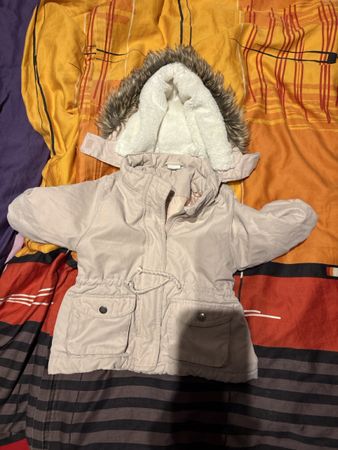 Winterjacke Baby beige mit Kapuze Grösse 74
