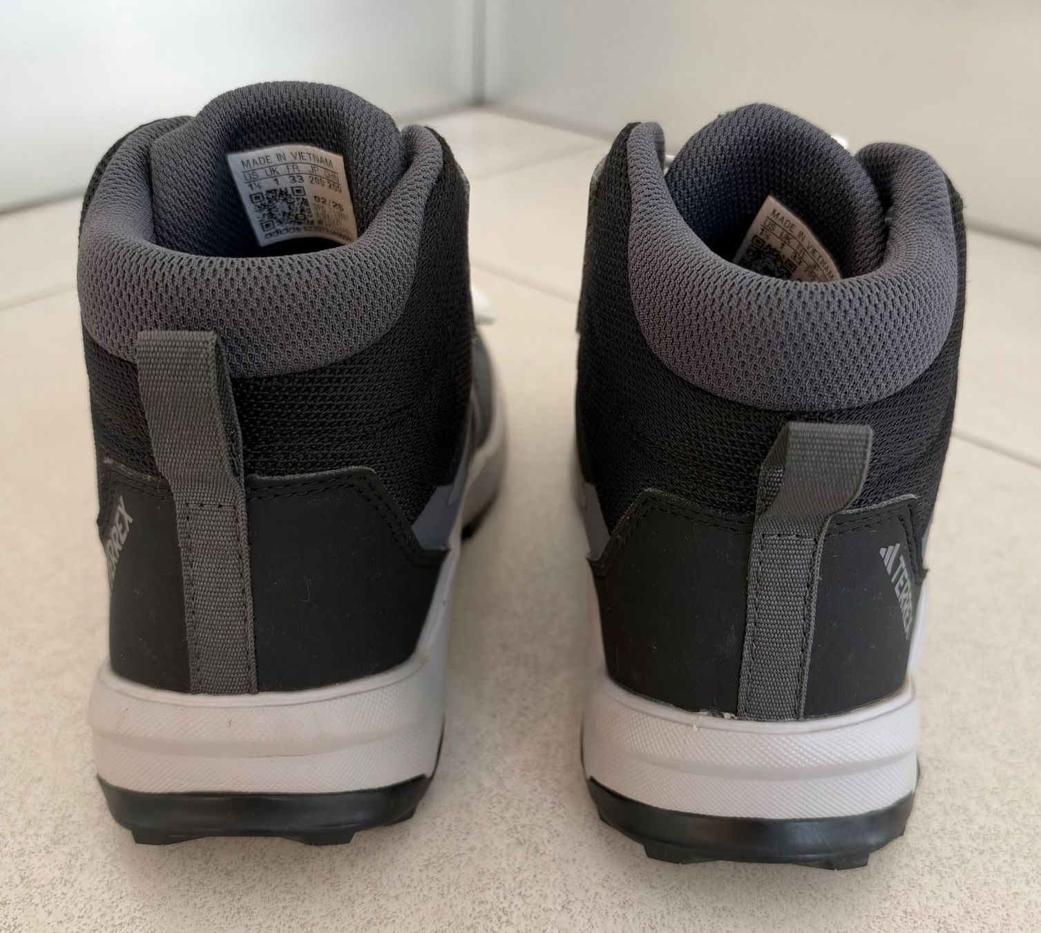 Adidas Chaussures garçon: Adidas Terrex Gr.33 – D'occasion à Contone par Chaos76 2