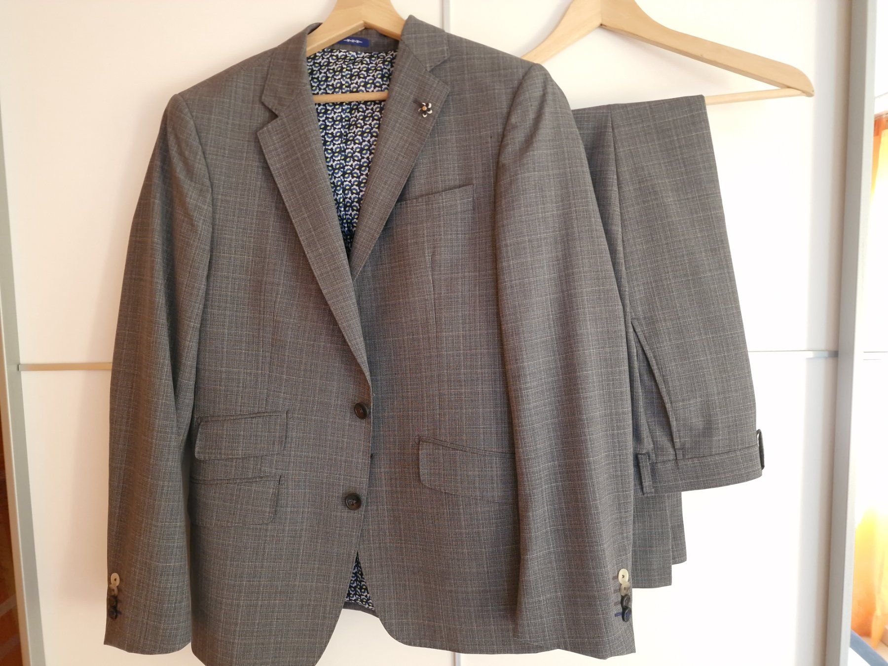 We Completi: Eleganter Marken-Herren-Anzug – Usato da Adligenswil venduto da Den_fdz2