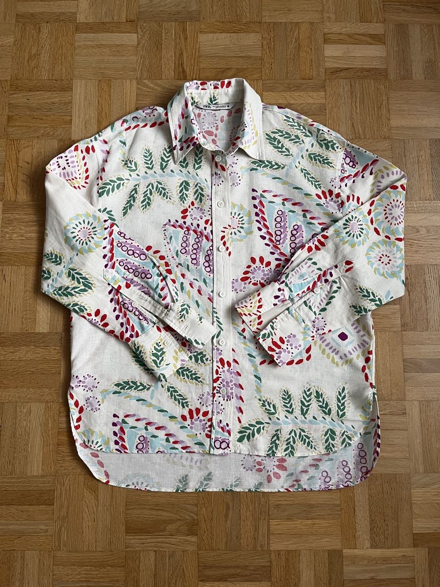 Zara Camicette: ZARA Hemd Print Weiss Lila Gr. S  – Usato da Zürich venduto da Kleanthy 4
