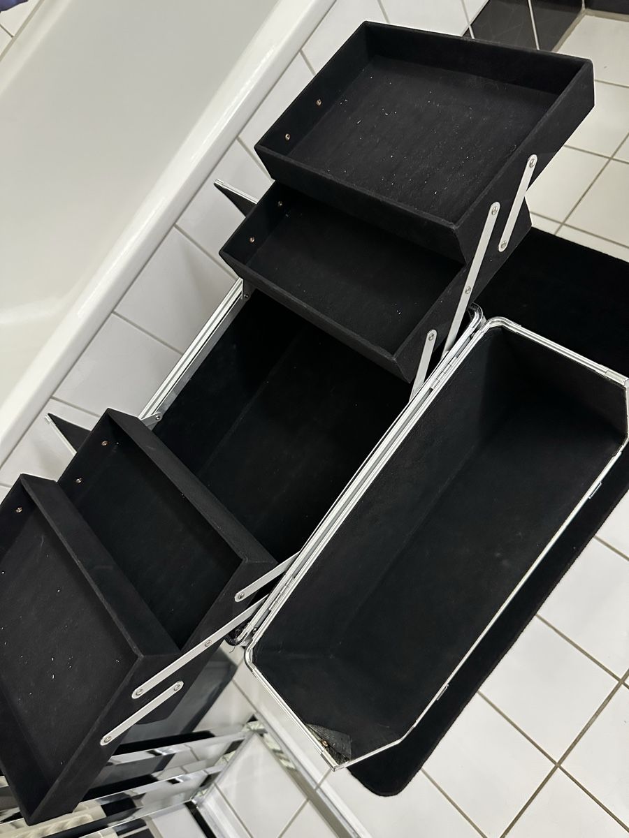 Valigie: Schmink Koffer plus einiges Zubehör  – Usato da Buttikon SZ venduto da TamaraS01 2