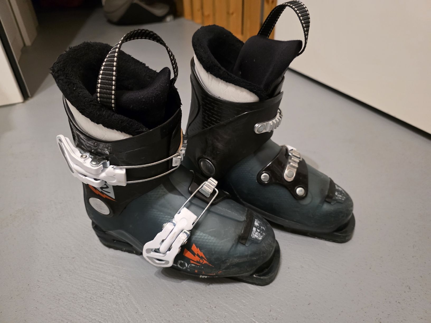 Salomon Scarpe per ragazzi: Salomon Kinder Skischuhe – Usato da Wilen (Sarnen) venduto da chaeli1984 1