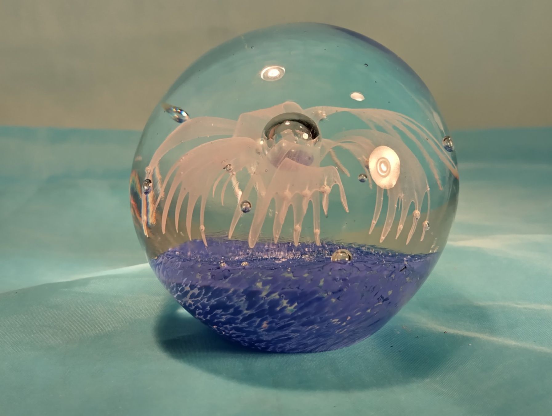 Statuette: Glaskugel, blau-weiss – Nuovo (secondo la descrizione) da Bellach venduto da JingleCherry