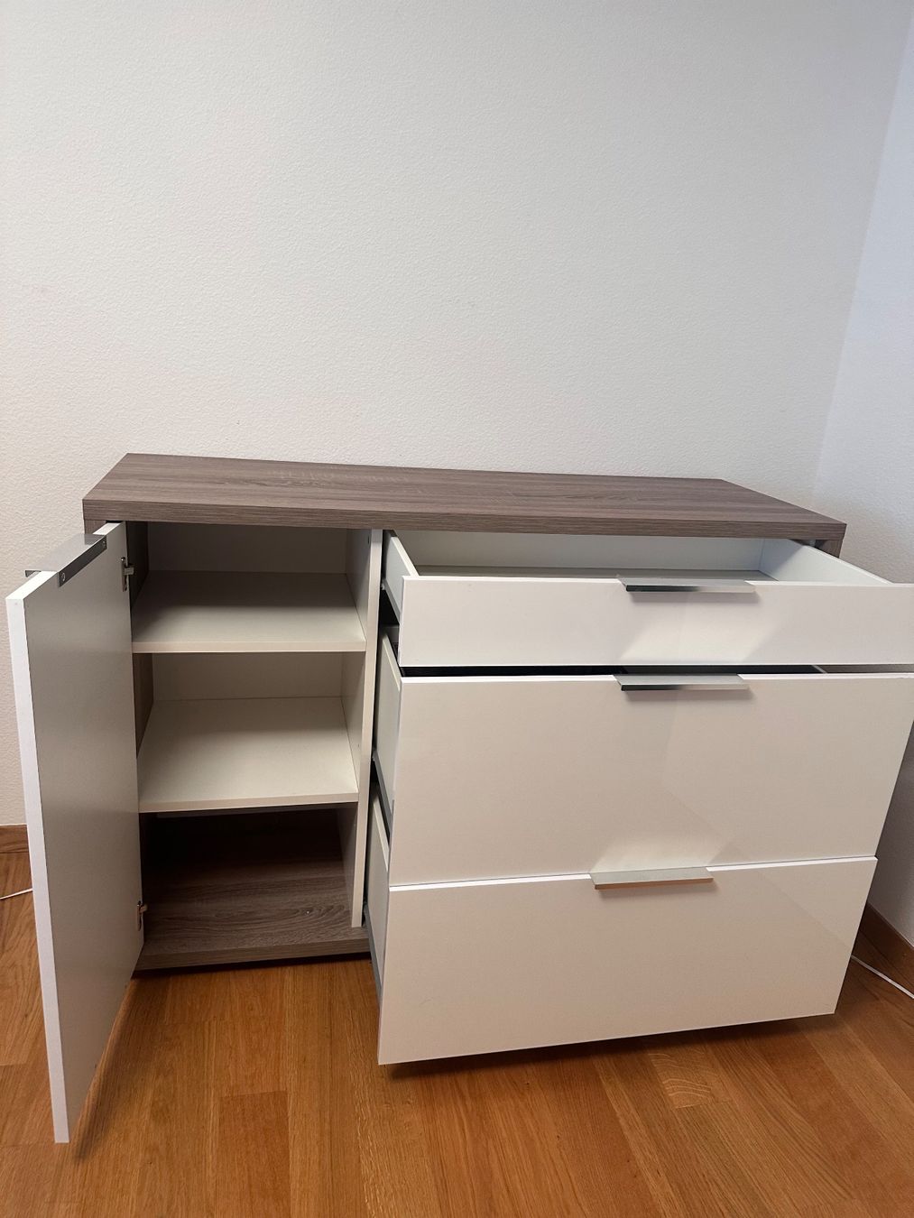 Cassettiere: Modernes Sideboard in Weiss & Holzoptik – Usato da Adliswil venduto da mic_jyg6 2