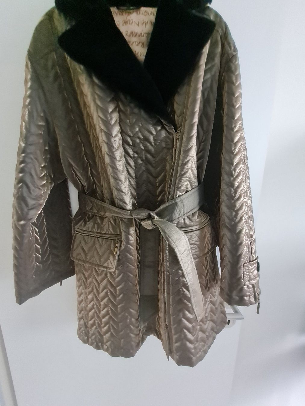 Jacken: Jacke Damen / Gr. 38-42 Gold – Gebraucht aus Schaffhausen von Catboot01 1
