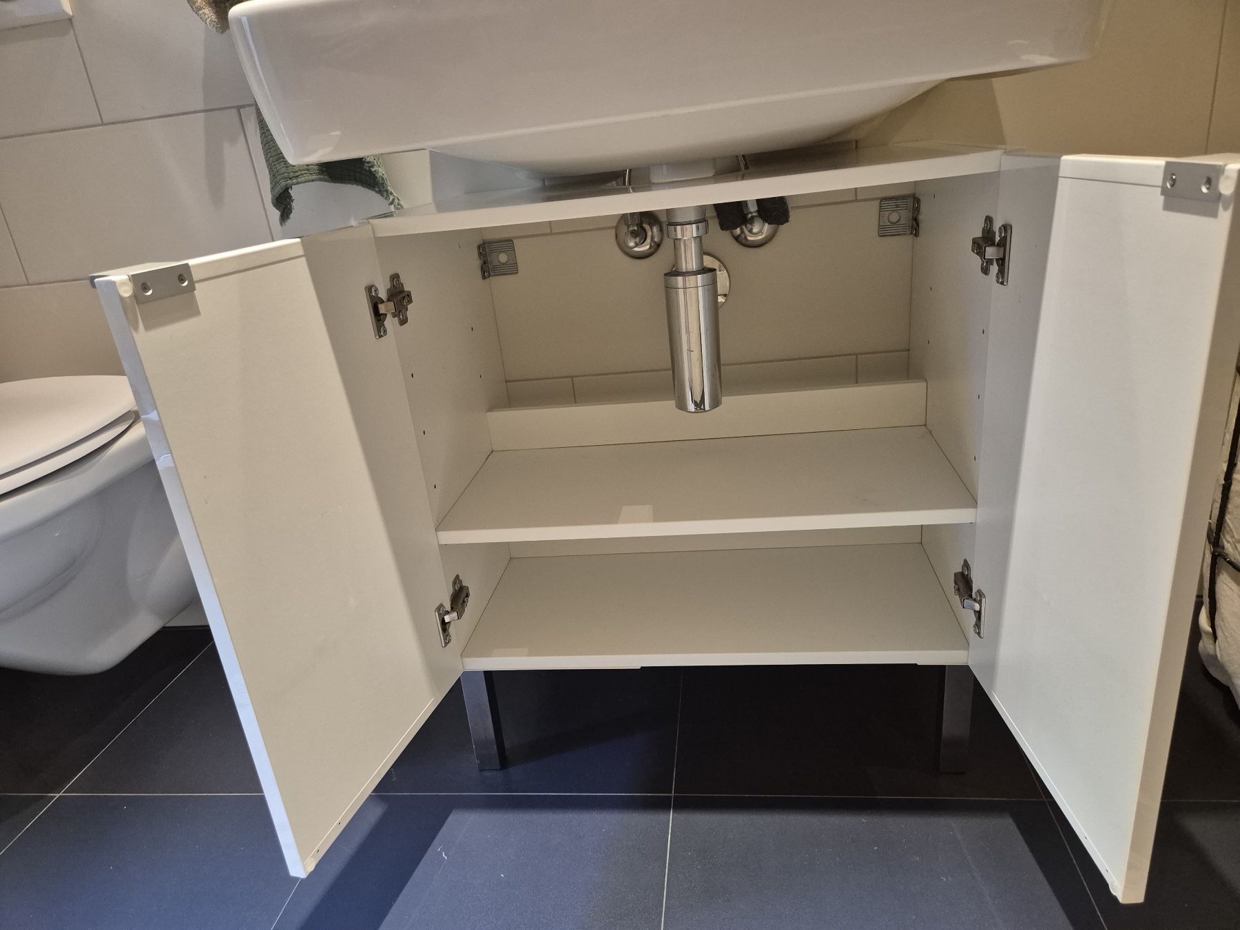 Mobili per bagno: Waschbeckenunterschrank – Usato da Basel venduto da Eddimor 1