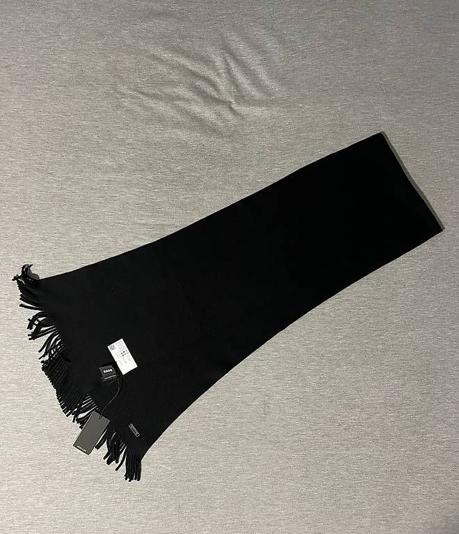 Sciarpe: Hugo Boss Schal Schwarz Herren – Usato da Lufingen venduto da luc_g6rv