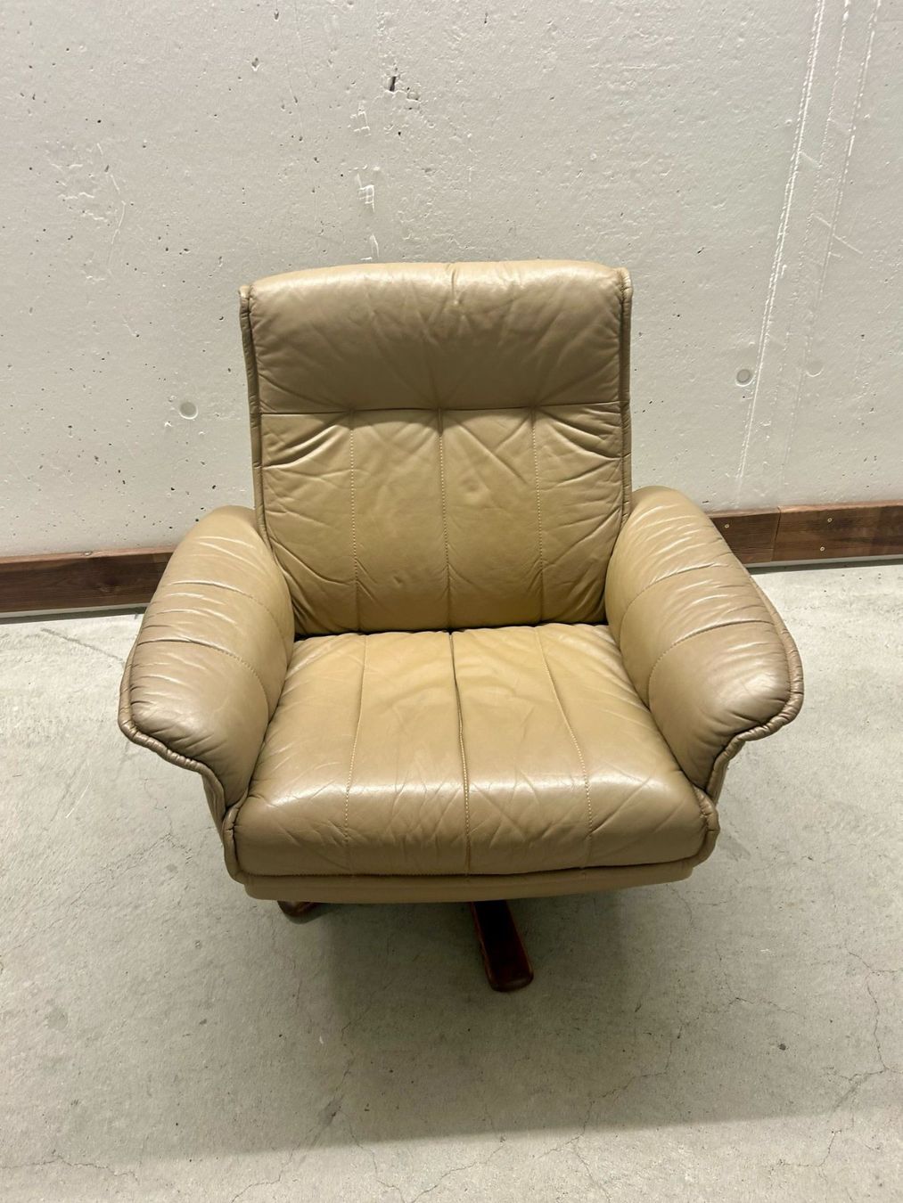 Poltrone: Mid-Century Leder Drehsessel, Möbelindustrie SEM – Usato da Rickenbach ZH venduto da Der-Insider 3