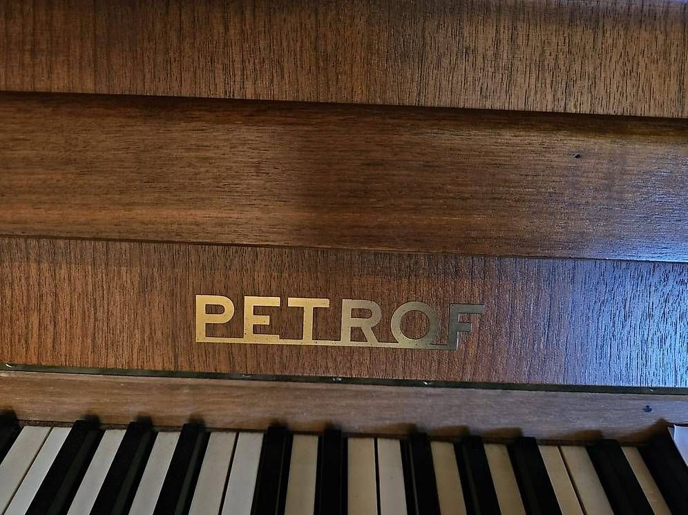Strumenti musicali: Piano droit Petrof P100 avec siège – Usato da Cheseaux venduto da 19j_h9pw 1