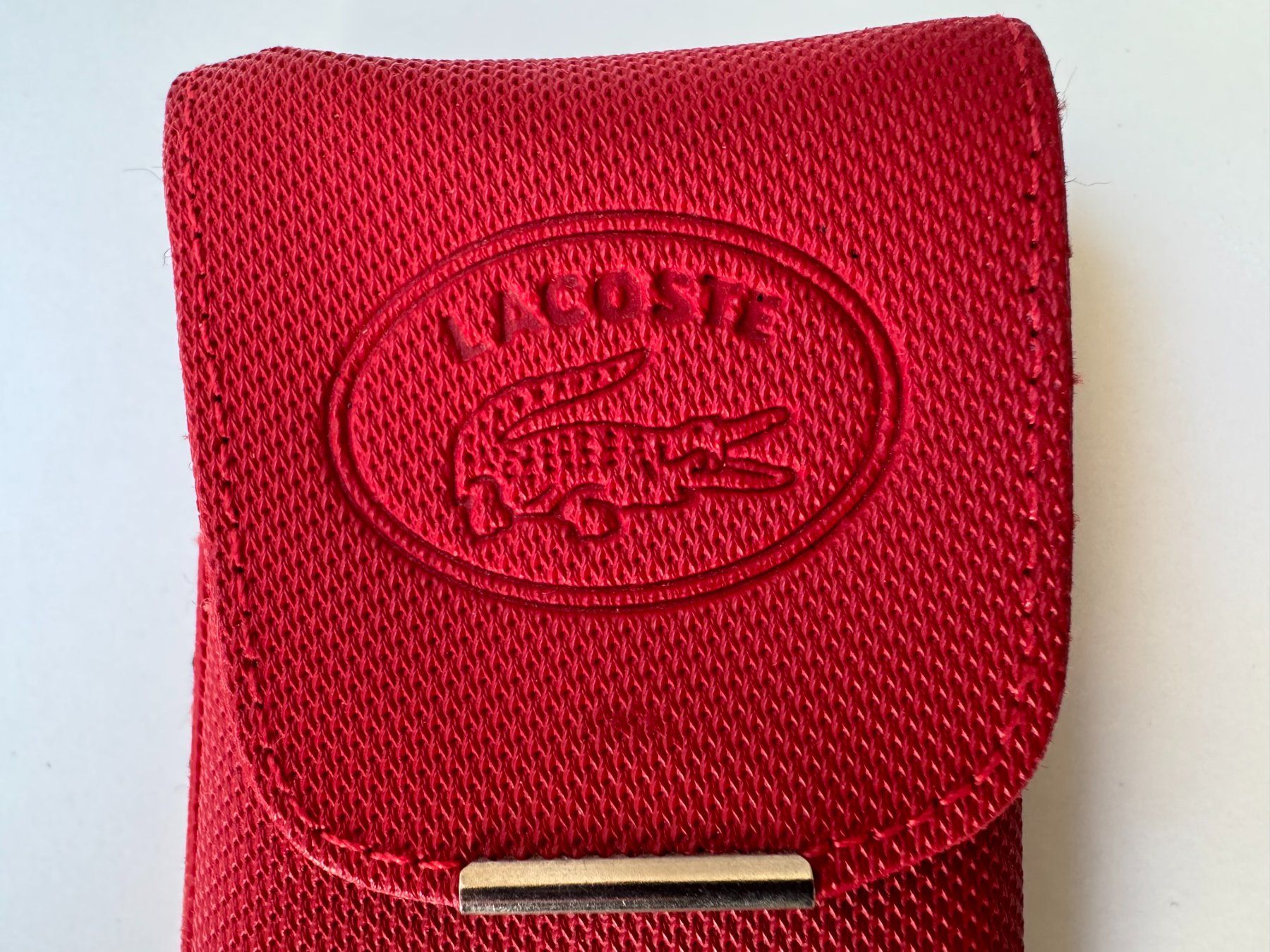 Lacoste Sonstige Kleidung & Accessoires: Étui LACOSTE Junior pour lunettes - rouge – Gebraucht aus Genève von Reveur