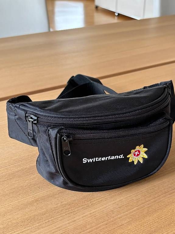 Borse: Neuwertige Bauchtasche "Switzerland" – Usato da Bülach venduto da marspi 1