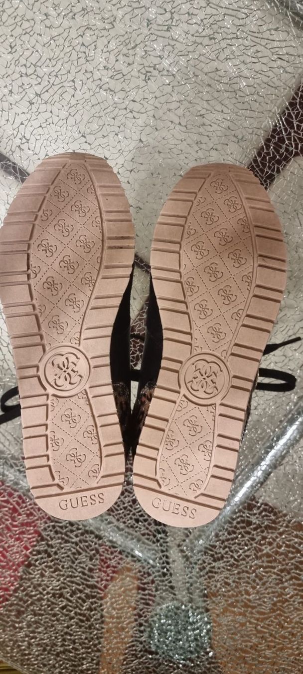 Guess Chaussures femmes: Guess Gr. 39 – D'occasion à Luzern par Edii025 5