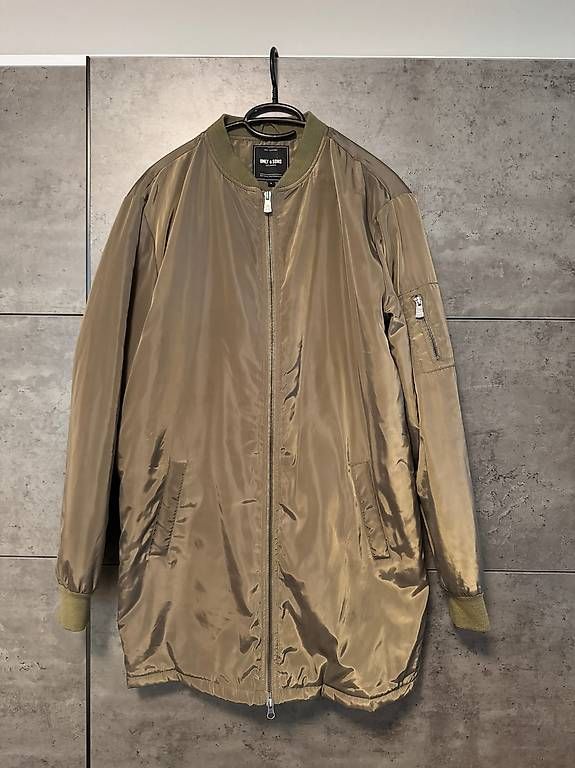 Jacken: Jacke – Gebraucht aus Sennhof (Winterthur) von pas_l8vn