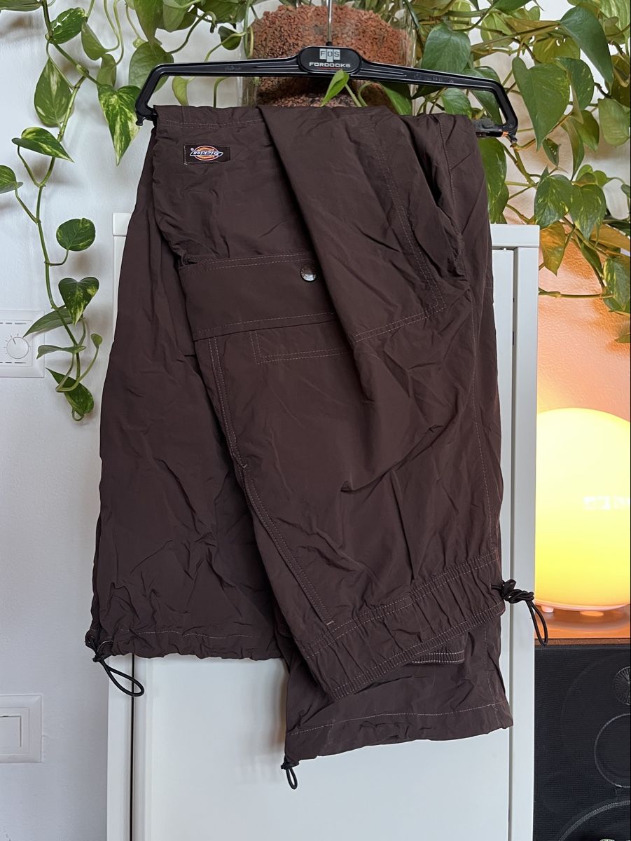 Dickies Pantaloni: Dickies Parachute Hose braun – Usato da Samedan venduto da K7kgh