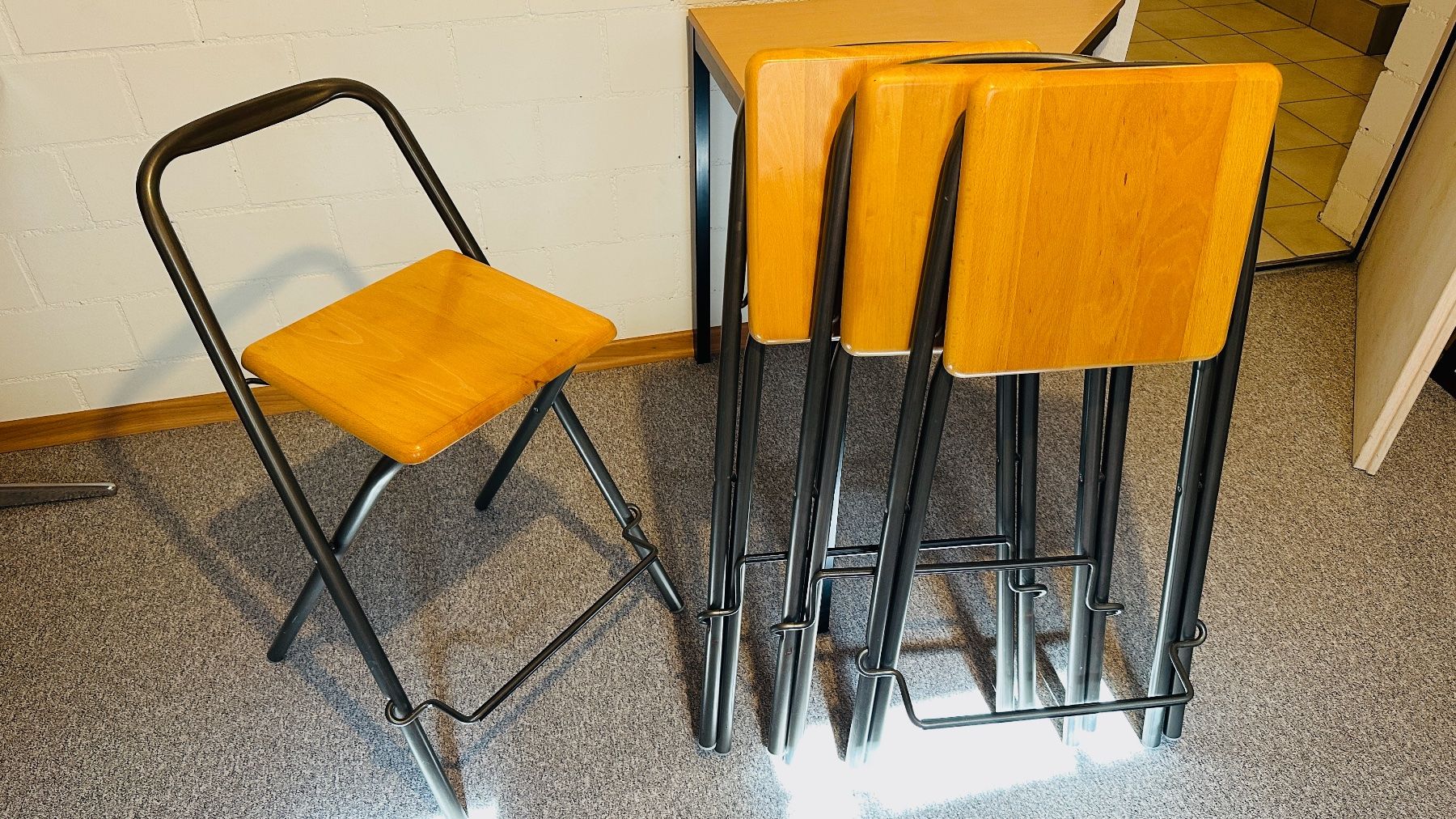 Hocker: 4 Stk. robuste und klappbare Barhocker – Gebraucht aus Rheinsulz von chicokapi 3