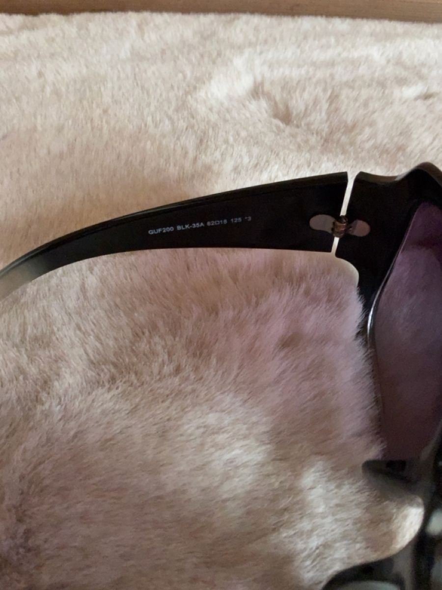 Guess Occhiali & Lenti: Guess Sonnenbrille mit Etui neu! – Nuovo (secondo la descrizione) da Galmiz venduto da Chr7D 7