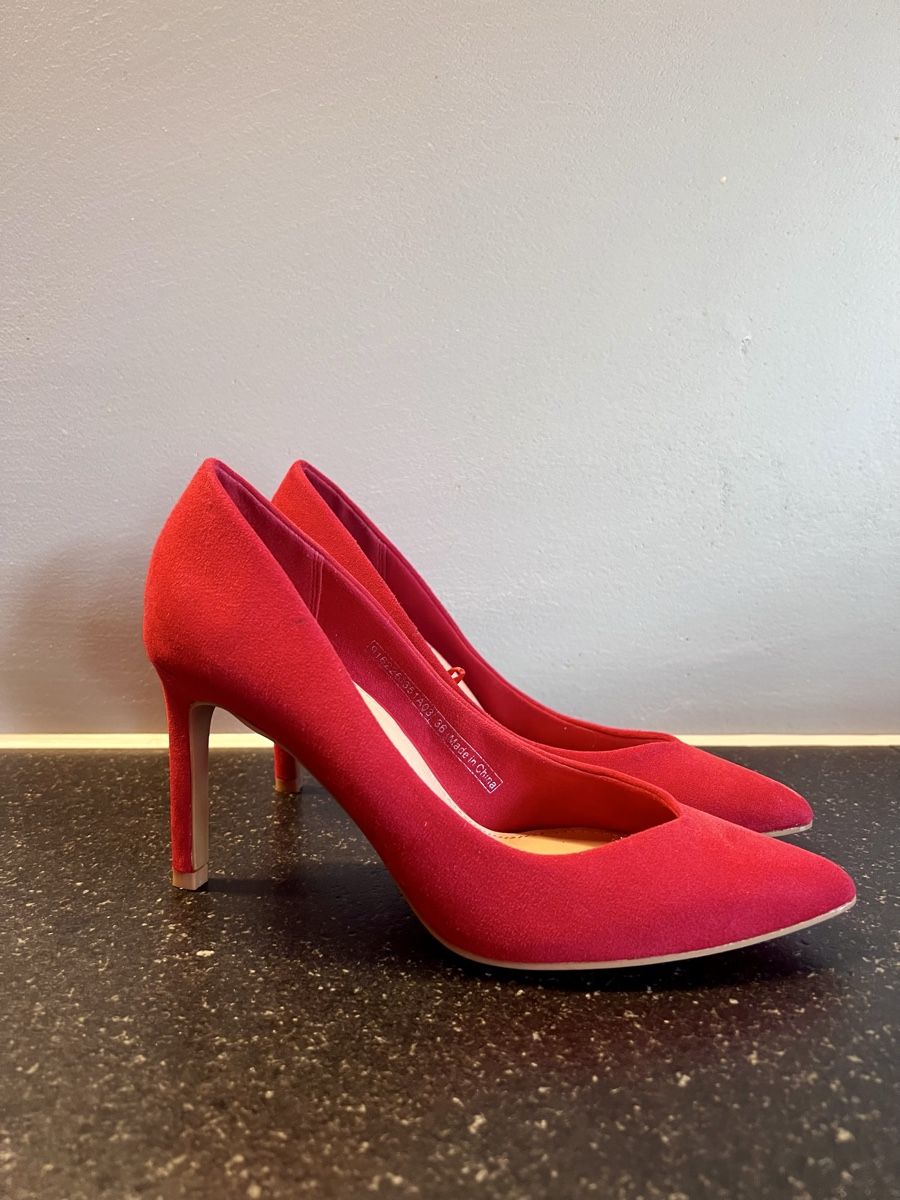 Chaussures femmes: Schöne Pumps Gr 36 – D'occasion à Balgach par Ni.Steiger