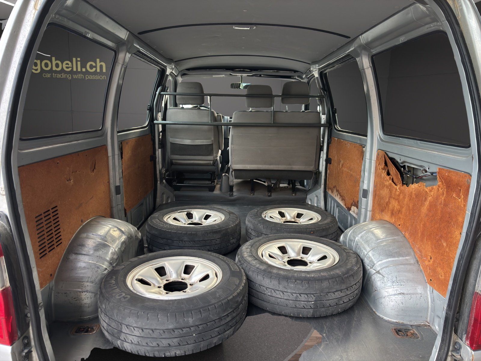 Toyota Veicoli commerciali: Toyota Hiace D-4D 4WD – Usato da Zweisimmen venduto da Auvw01 8