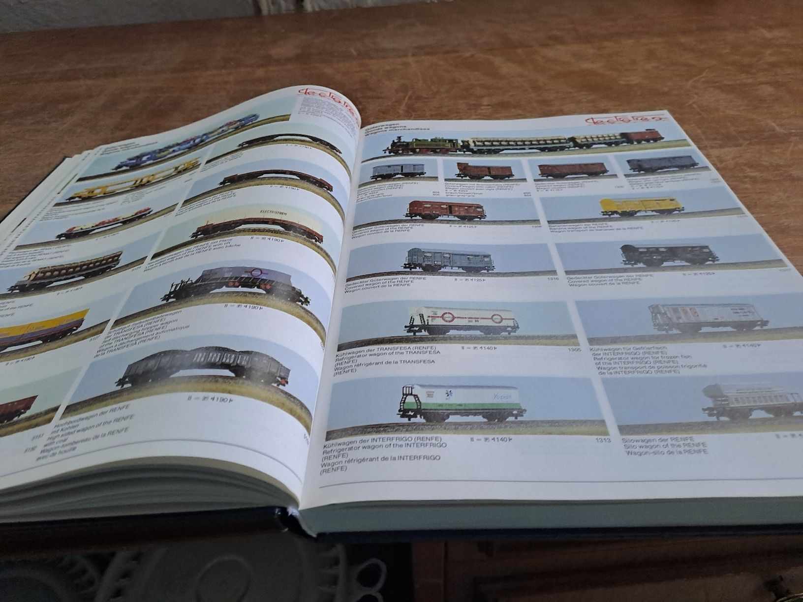 Libri: Modell-Eisenbahn HO-International Buch 4000 Modelle – Usato da Zürich venduto da Schoebi19 6