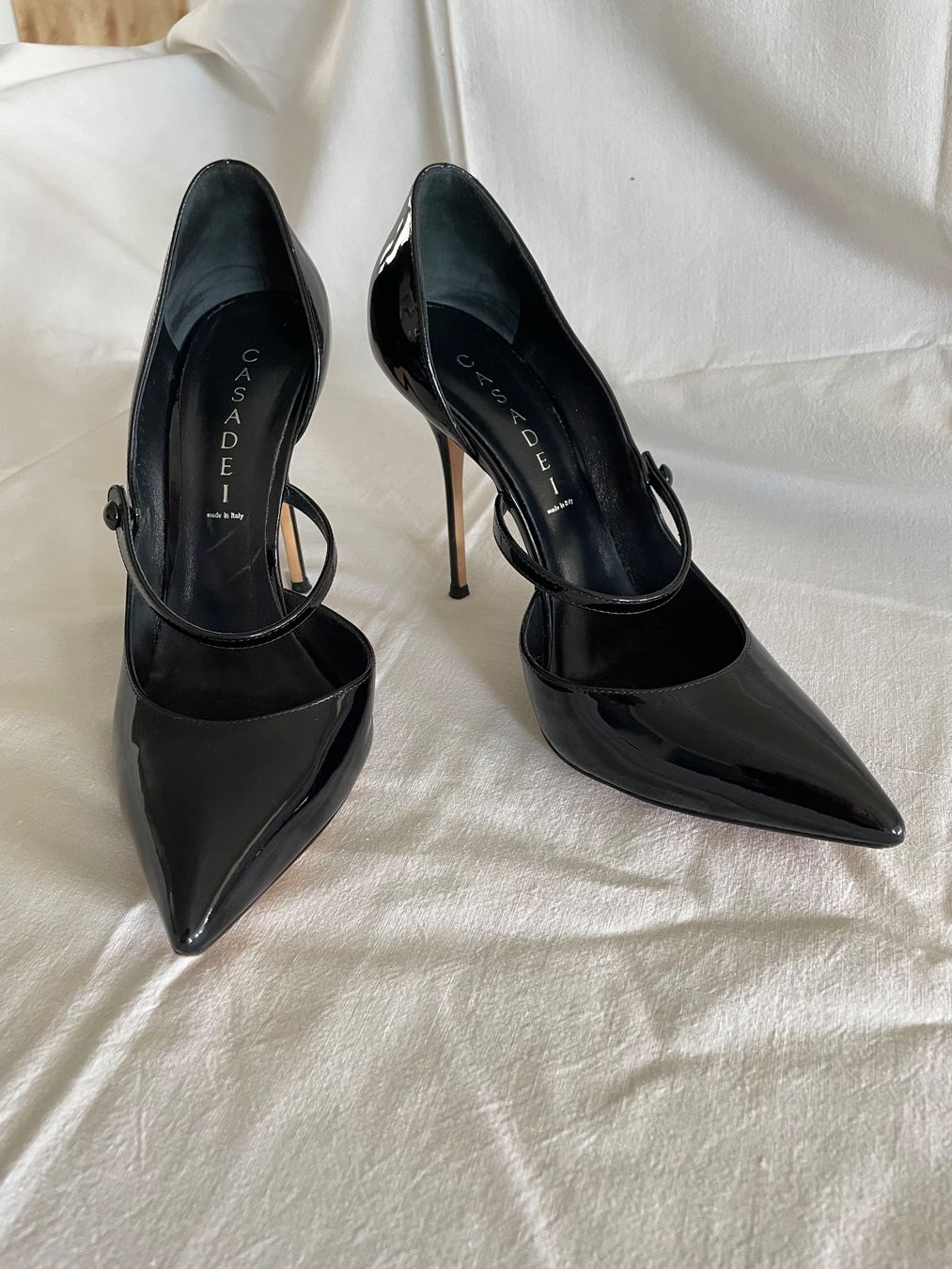 Casadei Scarpe da donna: Casadei schwarze Lackpumps mit Riemchen,  Gr. 39.5 – Usato da Luzern venduto da Moa09 6