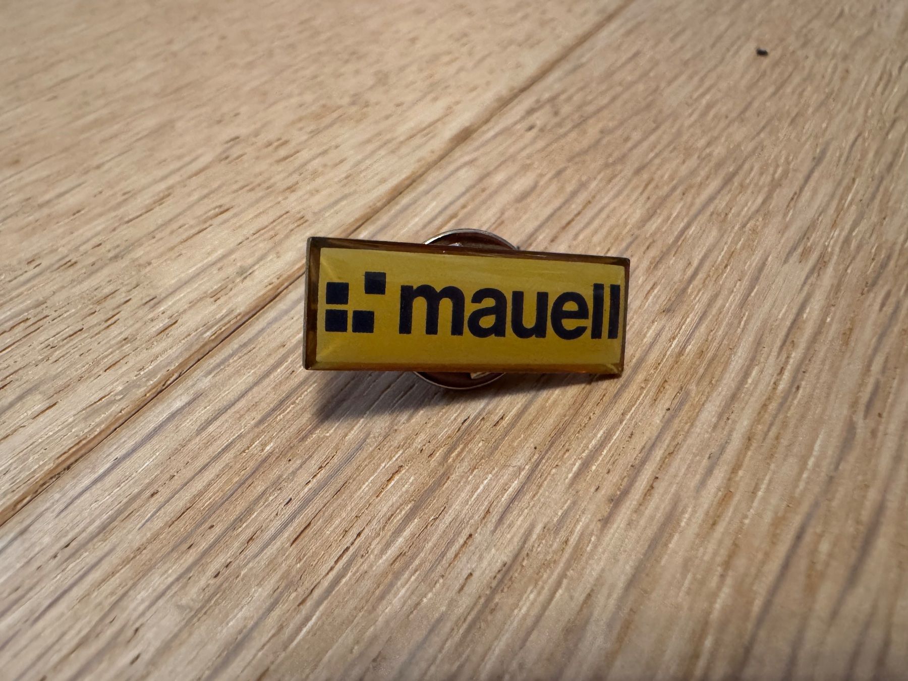 Placchette & Badge: Pin / Anstecker Mauell – Usato da Winkel venduto da Schorley