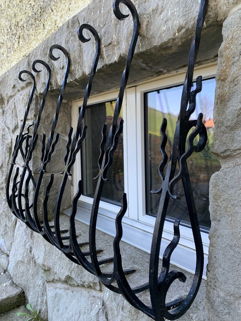 Griglie e Inferriate: Gitter für Kellerfenster – Usato da Biel/Bienne venduto da and040 1