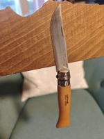 schönes nussbaum Holzbrett in Handarbeit, magnetisch