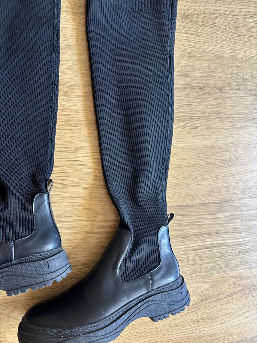 Zara Scarpe da donna: Zara Overknee Boots black – Usato da Baden venduto da Tiffany6878 9