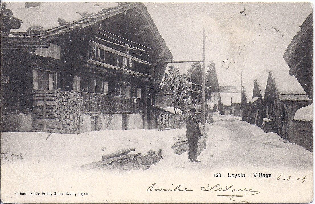 Cartoline postali: LEYSIN, une rue en hiver – Usato da Les Verrières venduto da Scampi0