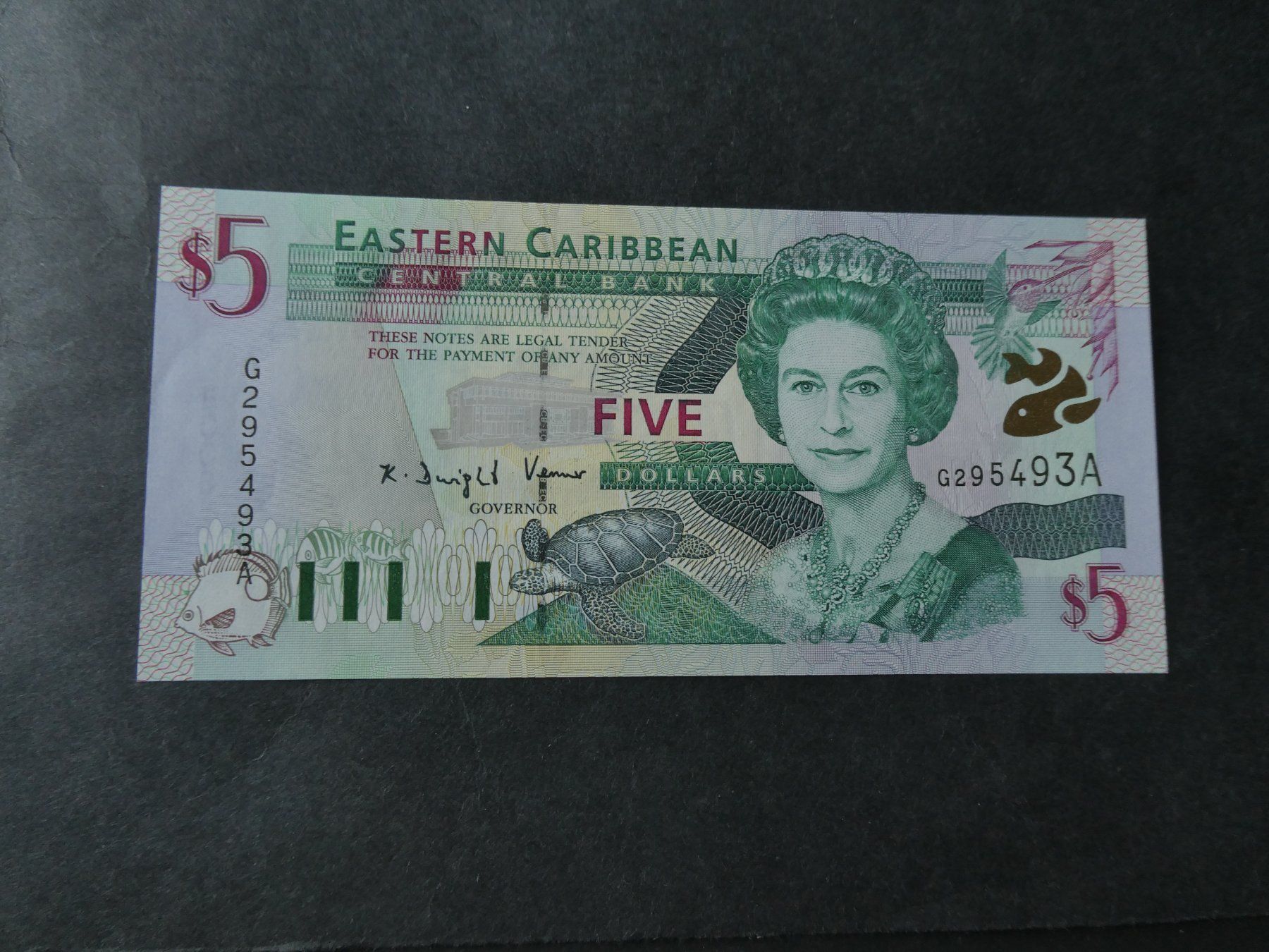 Banknoten: Eastern Caribbean, 5 Dollars    - ungefaltet – Gebraucht aus Hinterforst von Rohusri
