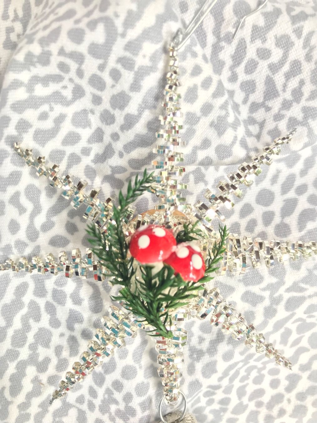Alle Dekorationen: Stern mit Kugel Pilz Christbaumschmuck – Neu und originalverpackt aus Alpnach Dorf von marvo 5
