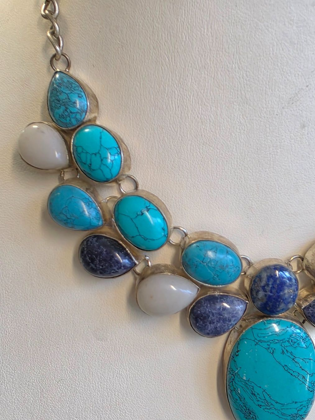 Catenine: Collier mit verschiedenfarbigen Edelsteinen in Silberfassung – Nuovo (secondo la descrizione) da Zürich venduto da Bieter04 1